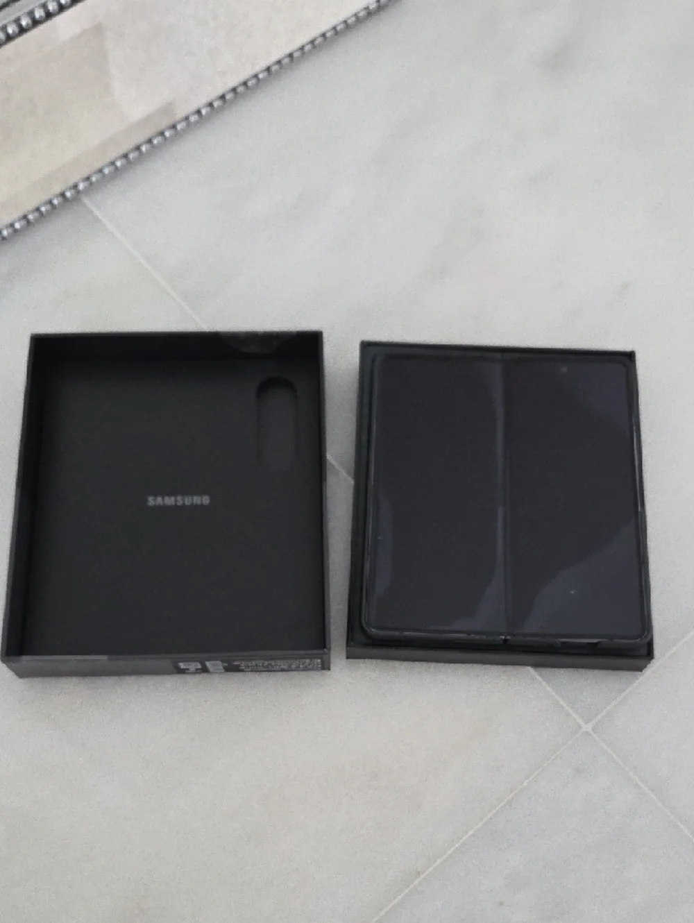 Samsung Galaxy Z Fold 4 EXCELLENT CONDITION!! Protective Case Included